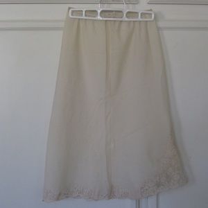Vintage Parismade half-slip in ecru, Sz XS